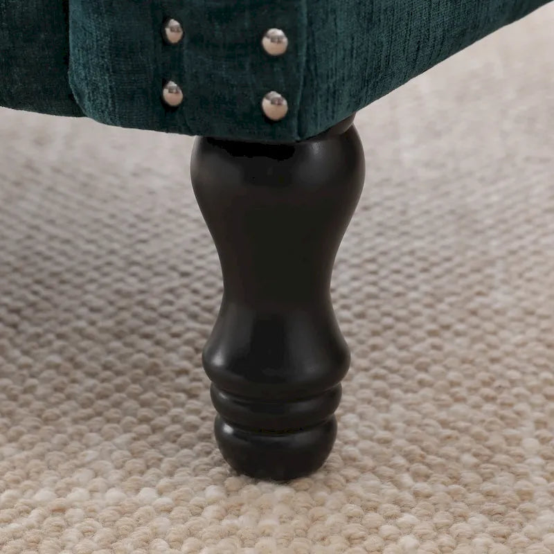 Gepolsterter Akzentsessel mit Nagelkopfverzierung, Chenillebezug, gerollten Armlehnen und Beinen aus Massivholz